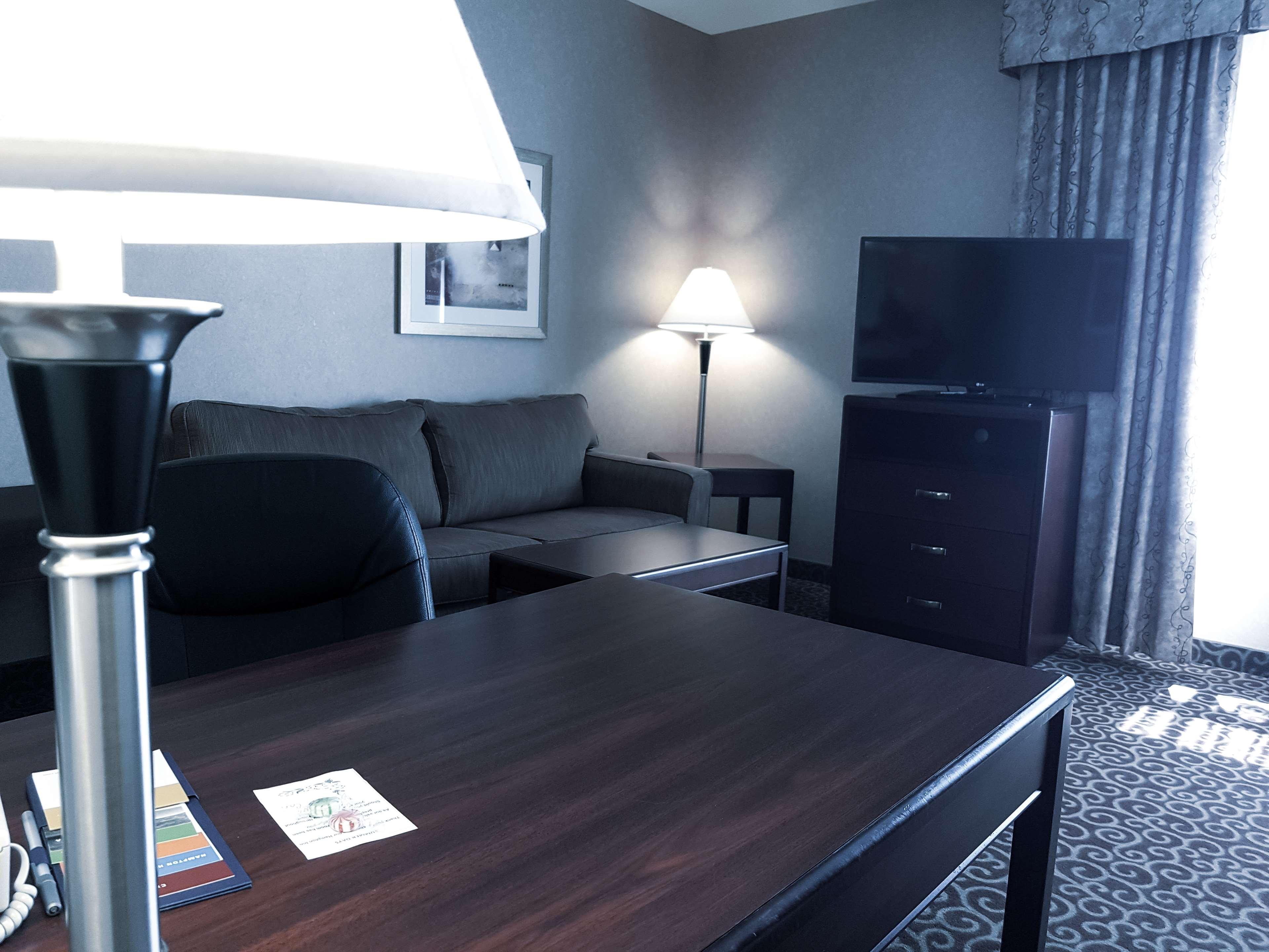 Hampton Inn & Suites By Hilton Edmonton International Airport Leduc Exterior foto